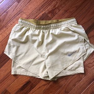 Nike Tempo Luxe 2 in 1 Short